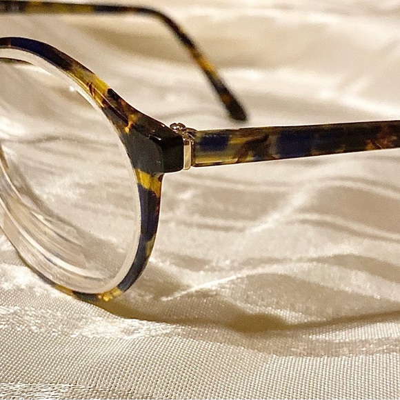 Tortoise Shell Glasses - Picture 6 of 8